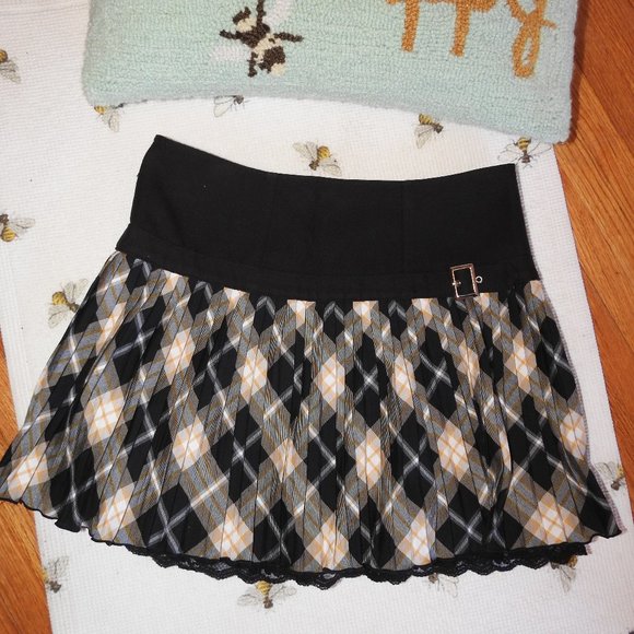Ma-Tsu Mi Black Pleated Plaid Skirt - Picture 1 of 8